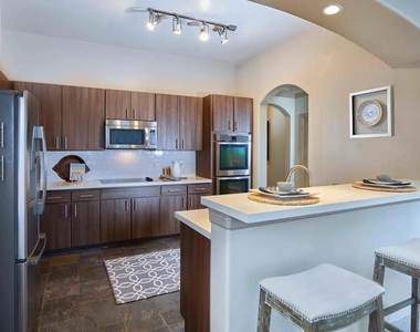 1200 Post Oak Blvd - Photo Thumbnail 2