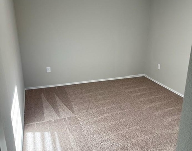 5901 Xene Dr - Photo Thumbnail 14