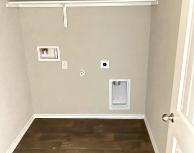 5901 Xene Dr - Photo Thumbnail 12