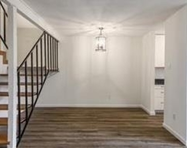 6910 Hart Ln - Photo Thumbnail 1