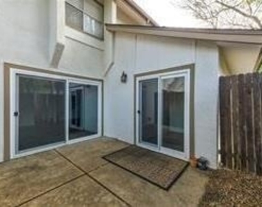 6910 Hart Ln - Photo Thumbnail 17