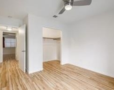 6910 Hart Ln - Photo Thumbnail 3