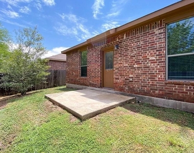 137 Creekside Villa Dr - Photo Thumbnail 11