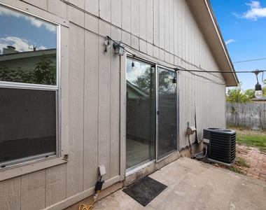 2401 Singletree Ave - Photo Thumbnail 20