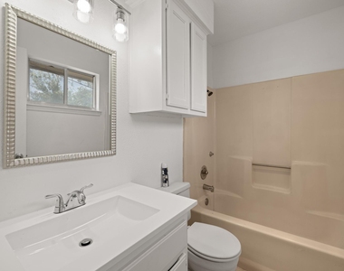 2401 Singletree Ave - Photo Thumbnail 15