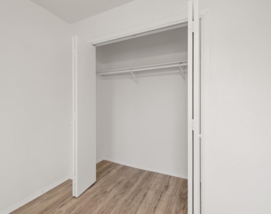2401 Singletree Ave - Photo Thumbnail 16