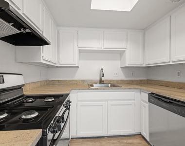 2401 Singletree Ave - Photo Thumbnail 11