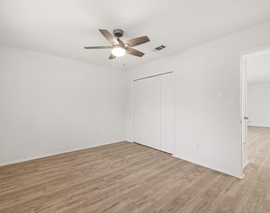 2401 Singletree Ave - Photo Thumbnail 14