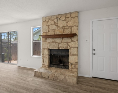 2401 Singletree Ave - Photo Thumbnail 12
