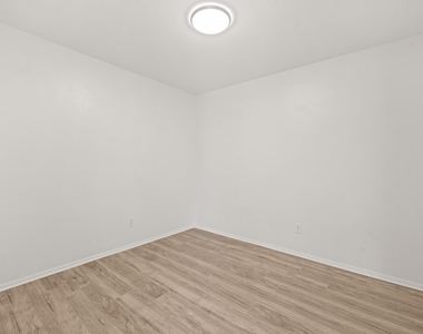 2401 Singletree Ave - Photo Thumbnail 17