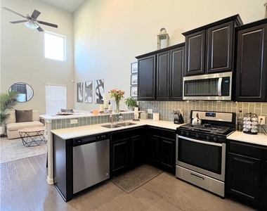 2214 S Lakeline Blvd - Photo Thumbnail 19