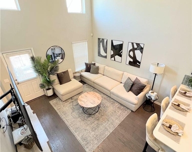 2214 S Lakeline Blvd - Photo Thumbnail 16