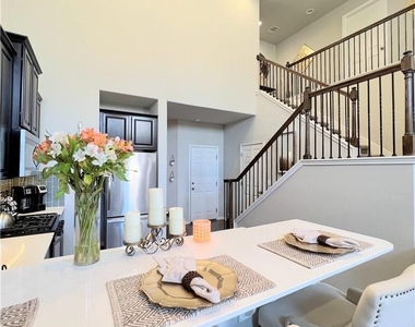 2214 S Lakeline Blvd - Photo Thumbnail 7