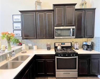 2214 S Lakeline Blvd - Photo Thumbnail 18