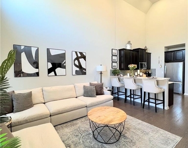 2214 S Lakeline Blvd - Photo Thumbnail 20