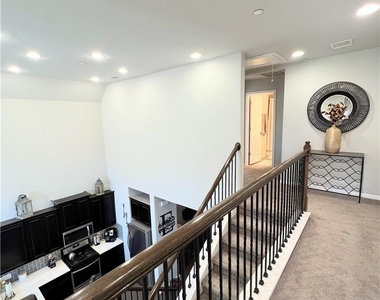 2214 S Lakeline Blvd - Photo Thumbnail 15