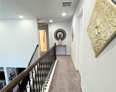 2214 S Lakeline Blvd - Photo Thumbnail 14