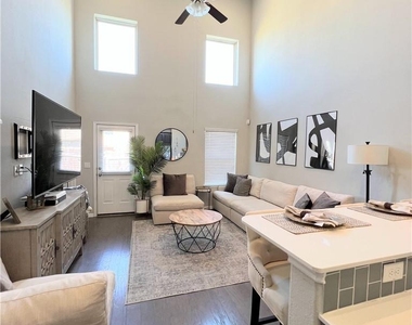 2214 S Lakeline Blvd - Photo Thumbnail 2