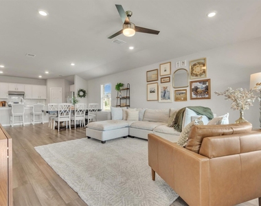1008 Tipton St - Photo Thumbnail 5