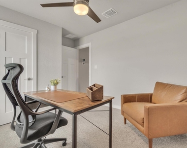 1008 Tipton St - Photo Thumbnail 13