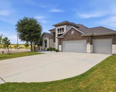 4400 Mandalin St - Photo Thumbnail 1