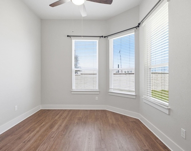 4400 Mandalin St - Photo Thumbnail 13