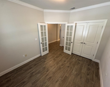 9907 Quercia Dr - Photo Thumbnail 17