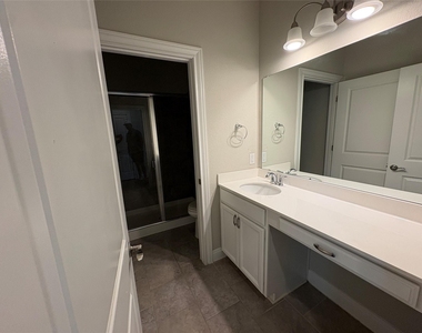 9907 Quercia Dr - Photo Thumbnail 5