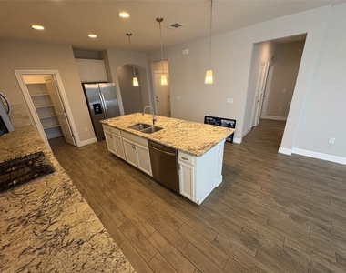 9907 Quercia Dr - Photo Thumbnail 12