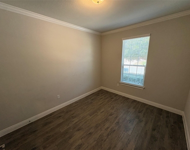 9907 Quercia Dr - Photo Thumbnail 15