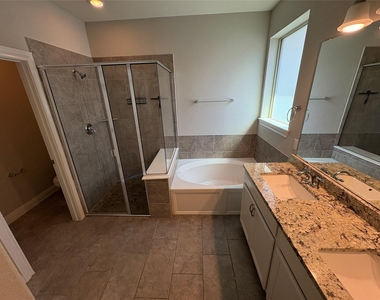 9907 Quercia Dr - Photo Thumbnail 7