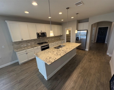 9907 Quercia Dr - Photo Thumbnail 14