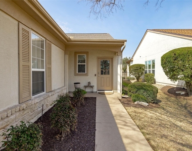 210 Crockett Ln - Photo Thumbnail 1