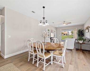 210 Crockett Ln - Photo Thumbnail 6
