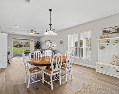 210 Crockett Ln - Photo Thumbnail 5