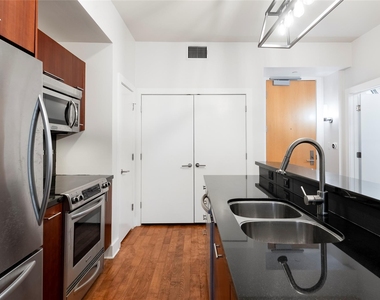 603 Davis St - Photo Thumbnail 6