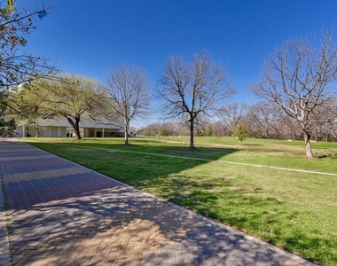 603 Davis St - Photo Thumbnail 18