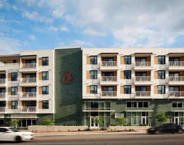 2323 S Lamar Blvd - Photo Thumbnail 2