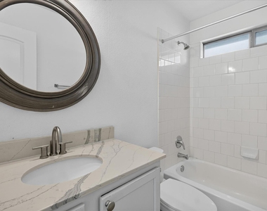 15111 Parrish Ln - Photo Thumbnail 15