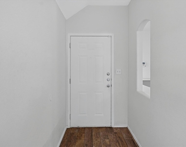 15111 Parrish Ln - Photo Thumbnail 3
