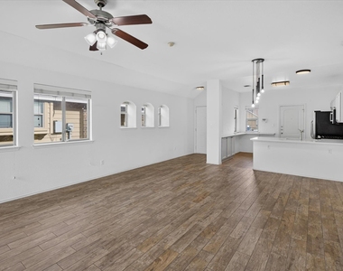 15111 Parrish Ln - Photo Thumbnail 6