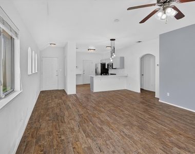 15111 Parrish Ln - Photo Thumbnail 5