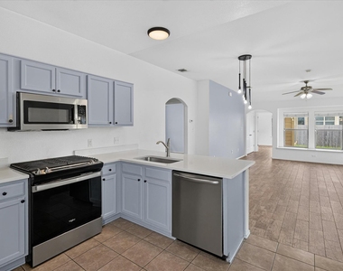 15111 Parrish Ln - Photo Thumbnail 12
