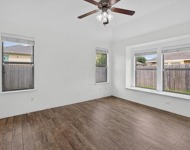 15111 Parrish Ln - Photo Thumbnail 22