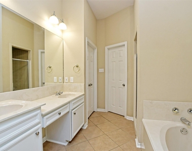 13220 Villa Park Dr - Photo Thumbnail 19