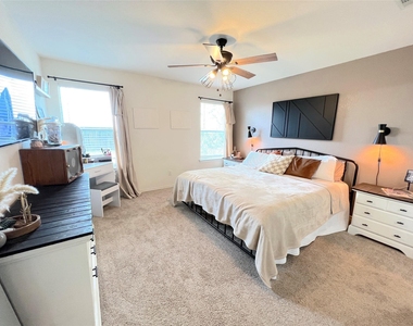2204 Brewers Pl - Photo Thumbnail 14