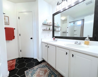 2204 Brewers Pl - Photo Thumbnail 15