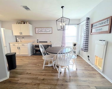 2204 Brewers Pl - Photo Thumbnail 10