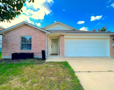 2204 Brewers Pl - Photo Thumbnail 2