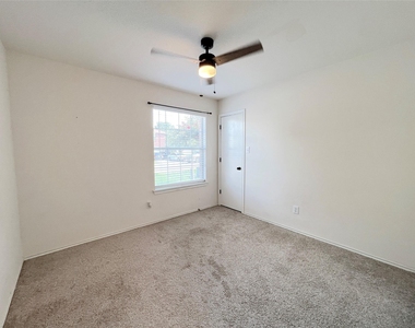 2204 Brewers Pl - Photo Thumbnail 18